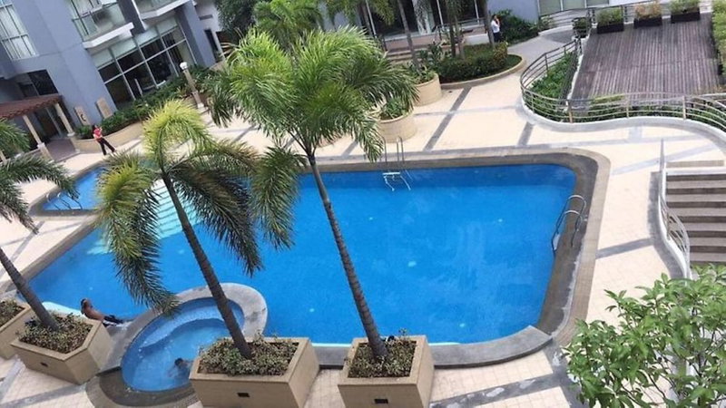 Del'S Condotel across NAIA Terminal 3, Pasay, Philippines