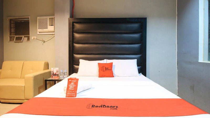 RedDoorz @ P Florentino Street Sampaloc Manila, Manila, Philippines