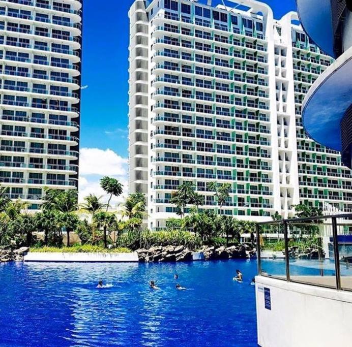 Hotel · AZURE C1 with balcony wifi MULTIPLE UNITS near airport, Manila