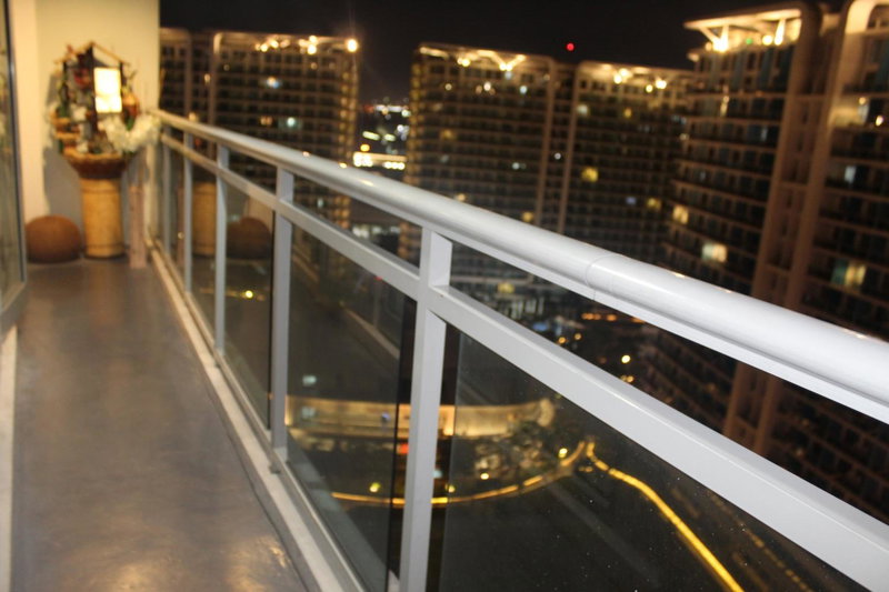 AZURE C1 with balcony wifi MULTIPLE UNITS near airport, Manila, Philippines
