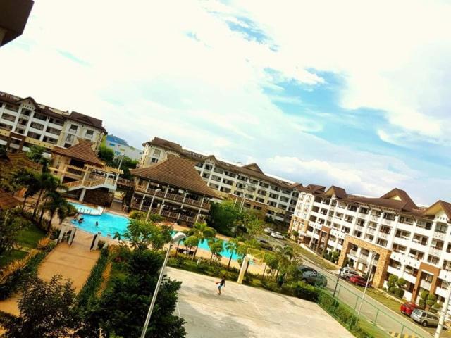 One oasis A2, shortwalk SM MALL Free POOL Kitchen, Davao City, Philippines