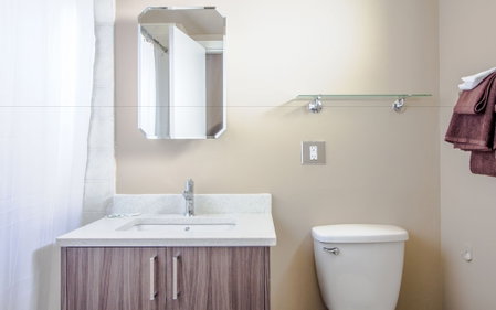 Okanagan Royal Park Inn by Elevate Rooms, Vernon, Canada