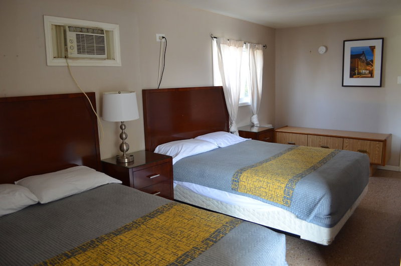 Studio 1 Motel, Cobourg, Canada