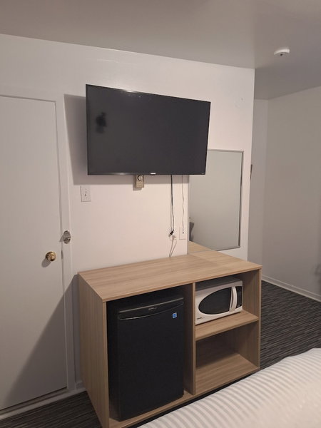 Super 8 by Wyndham Montreal, Montréal, Canada