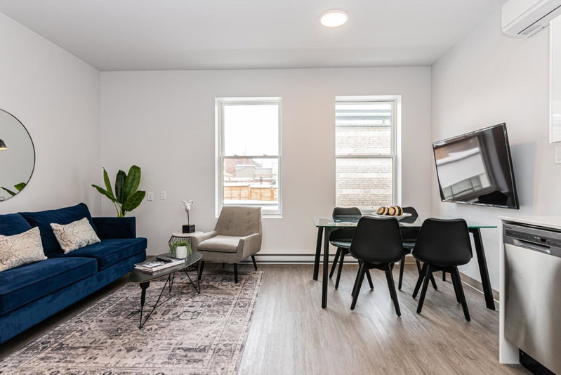 Modern and New Studio in the Heart of the City by Den Stays, Montréal, Canada