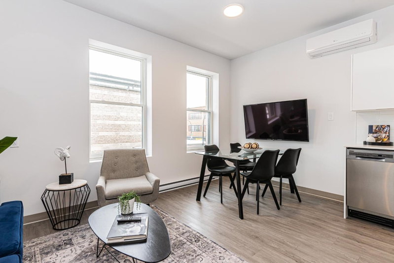 Modern and New Studio in the Heart of the City by Den Stays, Montréal, Canada