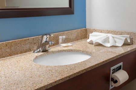 Signature Inn & Suites Hamilton, Hamilton, Canada