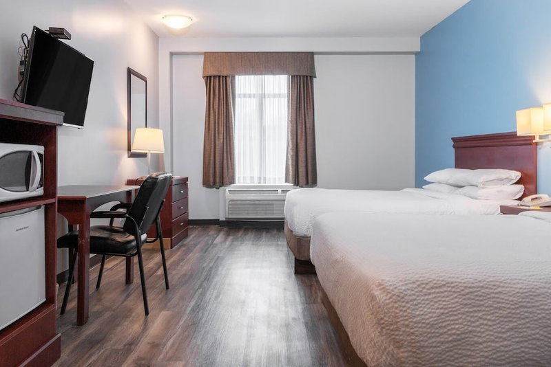Signature Inn & Suites Hamilton, Hamilton, Canada