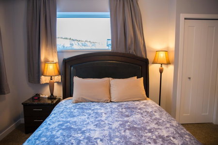 Downtown Whitehorse 4 bedrooms deluxe condo, Whitehorse, Canada