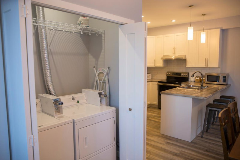 Downtown Whitehorse 4 bedrooms deluxe condo, Whitehorse, Canada