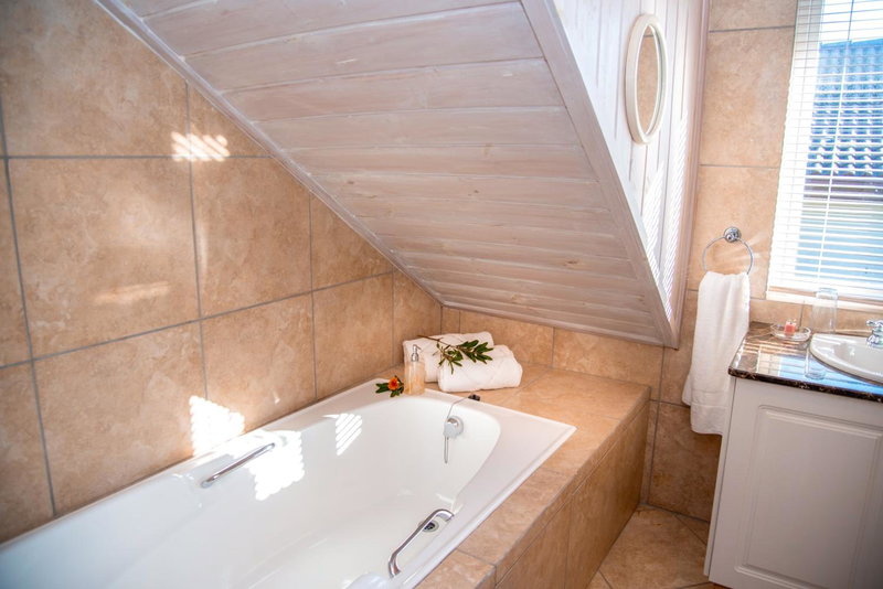 Pezula Magic Retreat - 4 Bedroom Home with Inverter, Knysna, South Africa