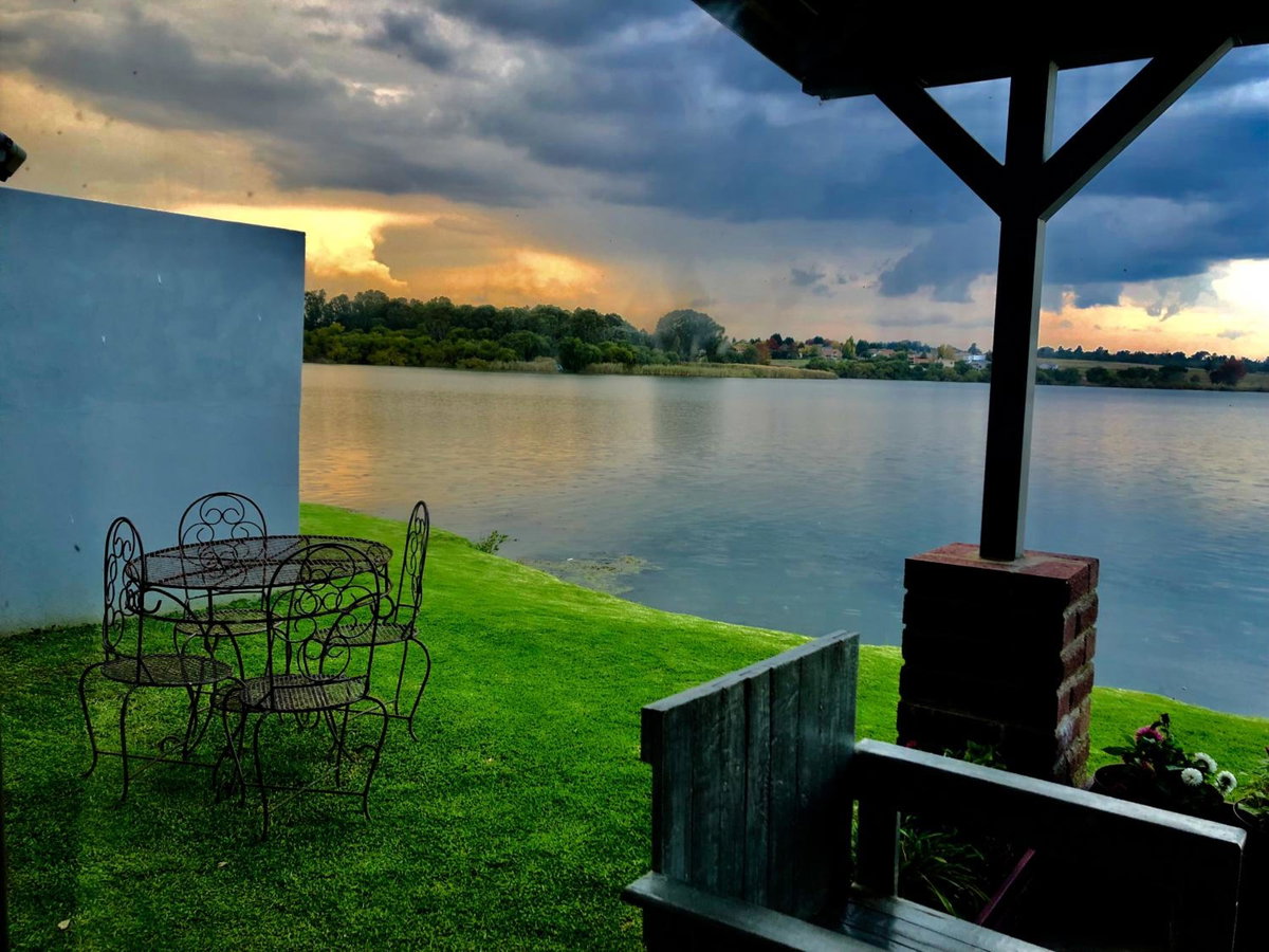 Loch Athlone Overnight Accommodation, South Africa