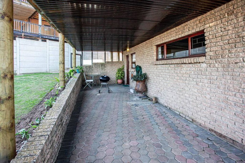 2 Bedroom Holiday Flat in Dana Bay, Mossel Bay, South Africa