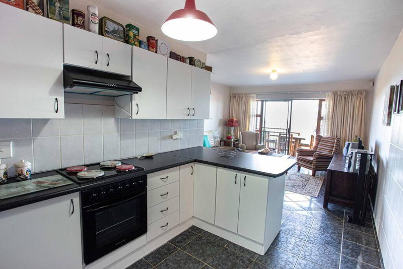 2 Bedroom Holiday Flat in Dana Bay, Mossel Bay, South Africa