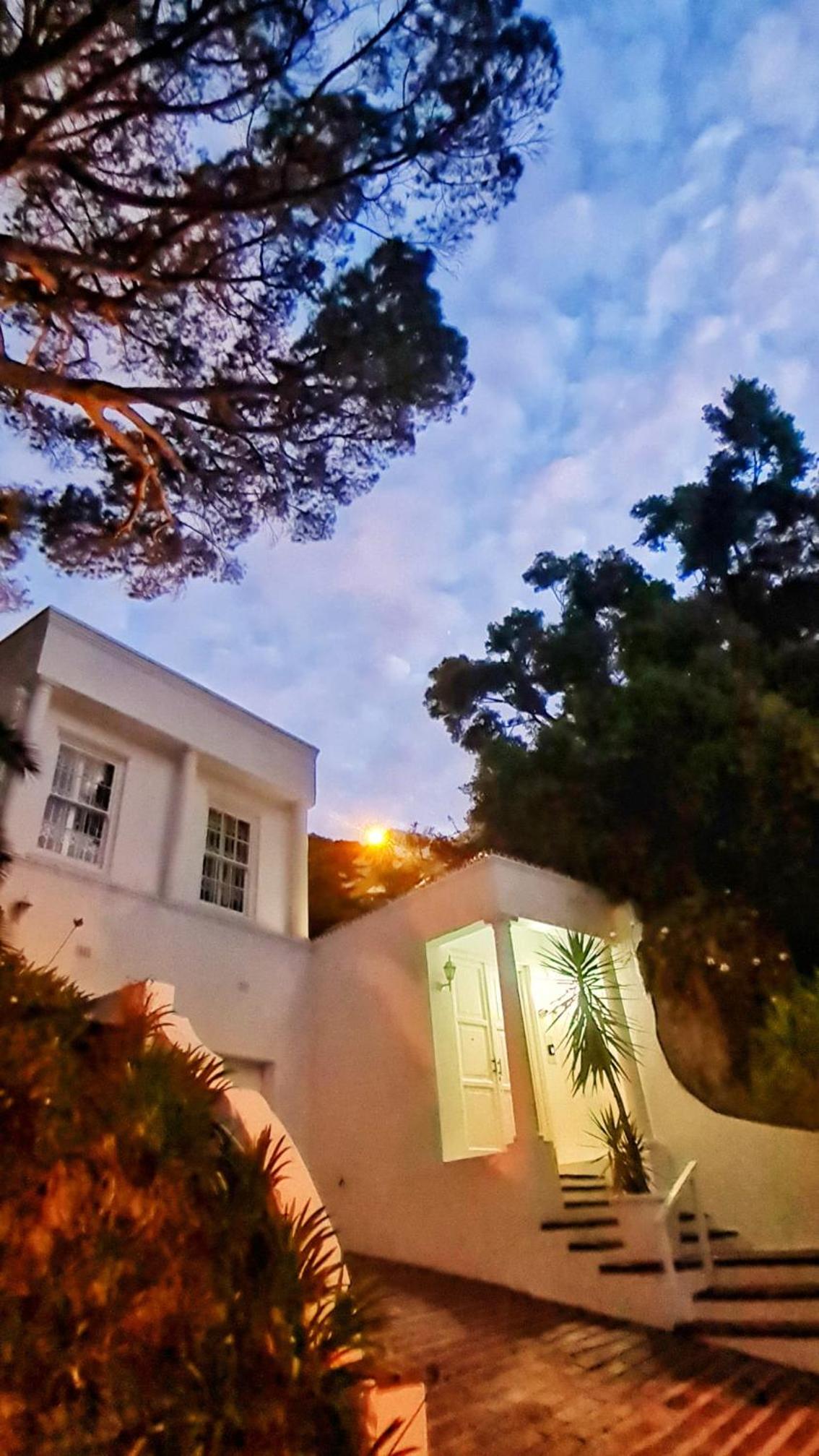 Table Mountain Cottage, South Africa