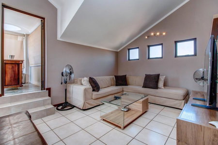 Upmarket Ultra Modern Sandton Apartment, Johannesburg, South Africa