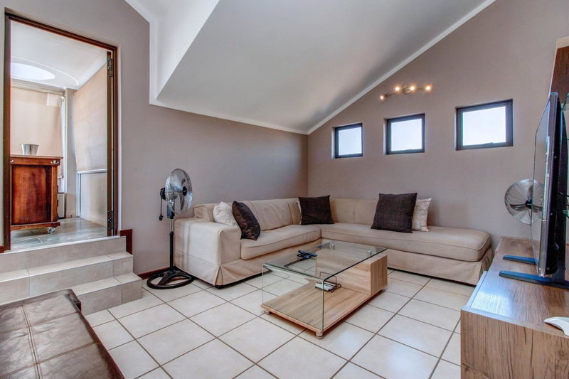 Upmarket Ultra Modern Sandton Apartment, Johannesburg, South Africa
