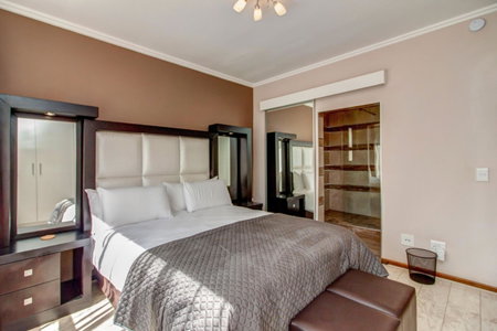 Upmarket Ultra Modern Sandton Apartment, Johannesburg, South Africa