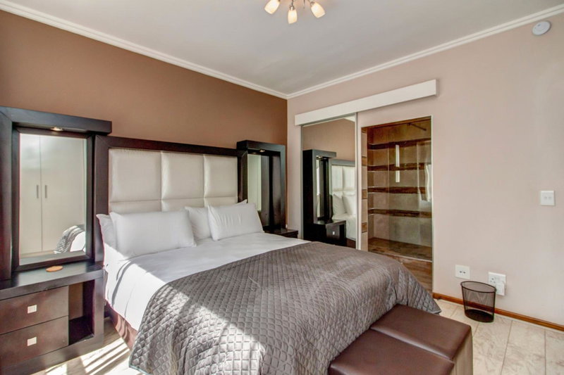 Upmarket Ultra Modern Sandton Apartment, Johannesburg, South Africa