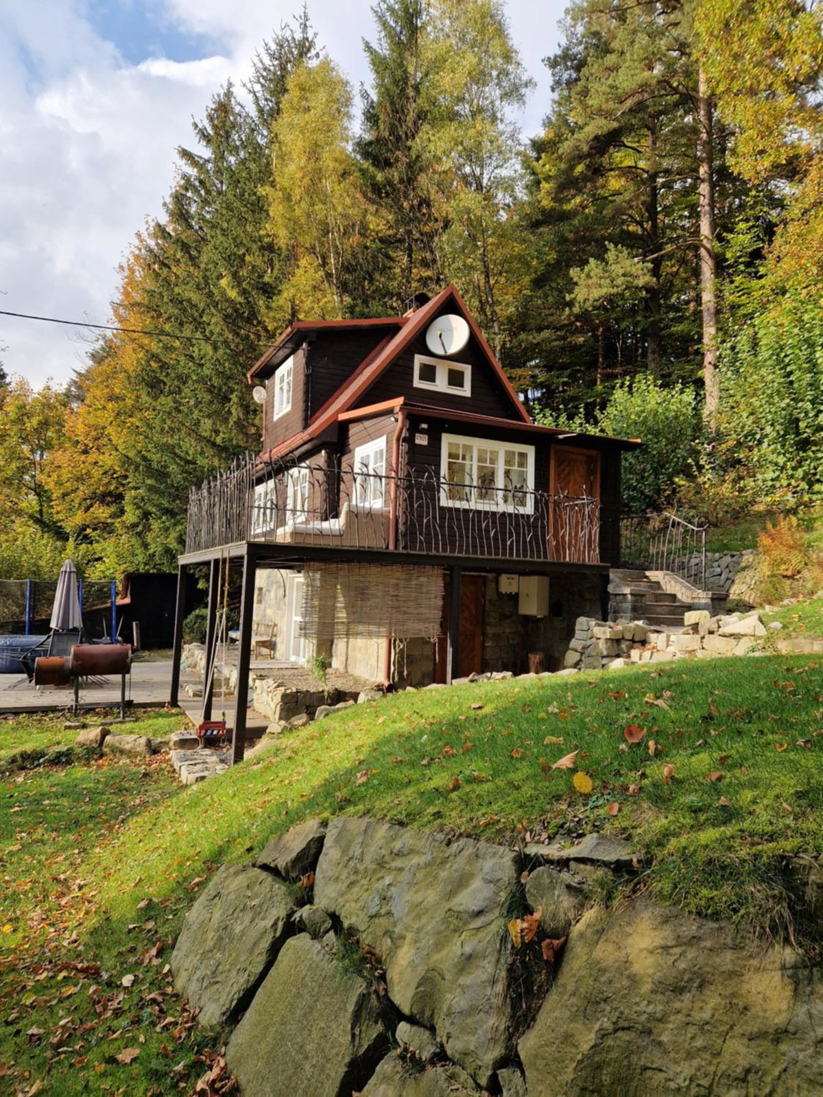 Chaloupka na stráni, Czechia