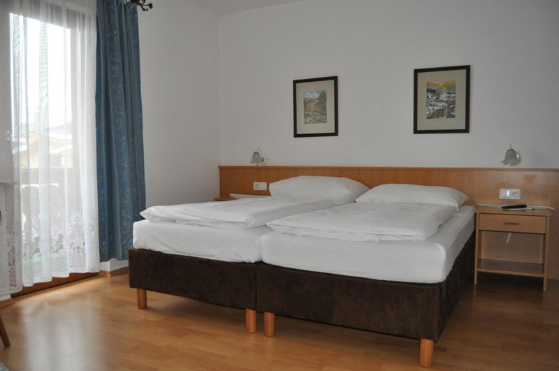 Gästehaus Pension Edelweiss, Kolsass, Austria