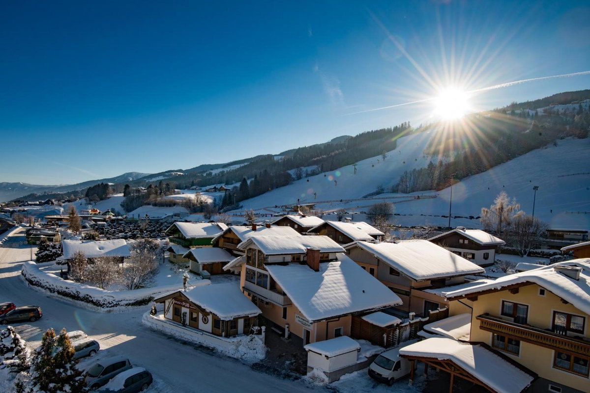 Hotel · Golf & Skipension Krug, Haus Im Ennstal