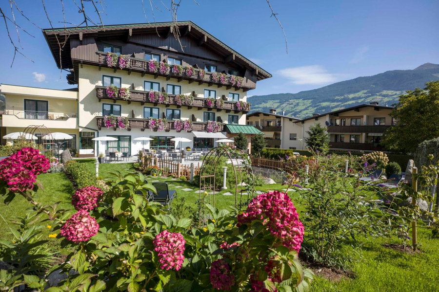 Hotel Landhaus Zillertal, Fügen, Austria