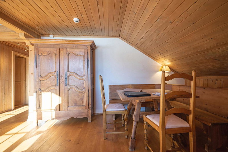 Ferienwohnungen im Boutique-Hotel Alpenrose, Schönried, Switzerland