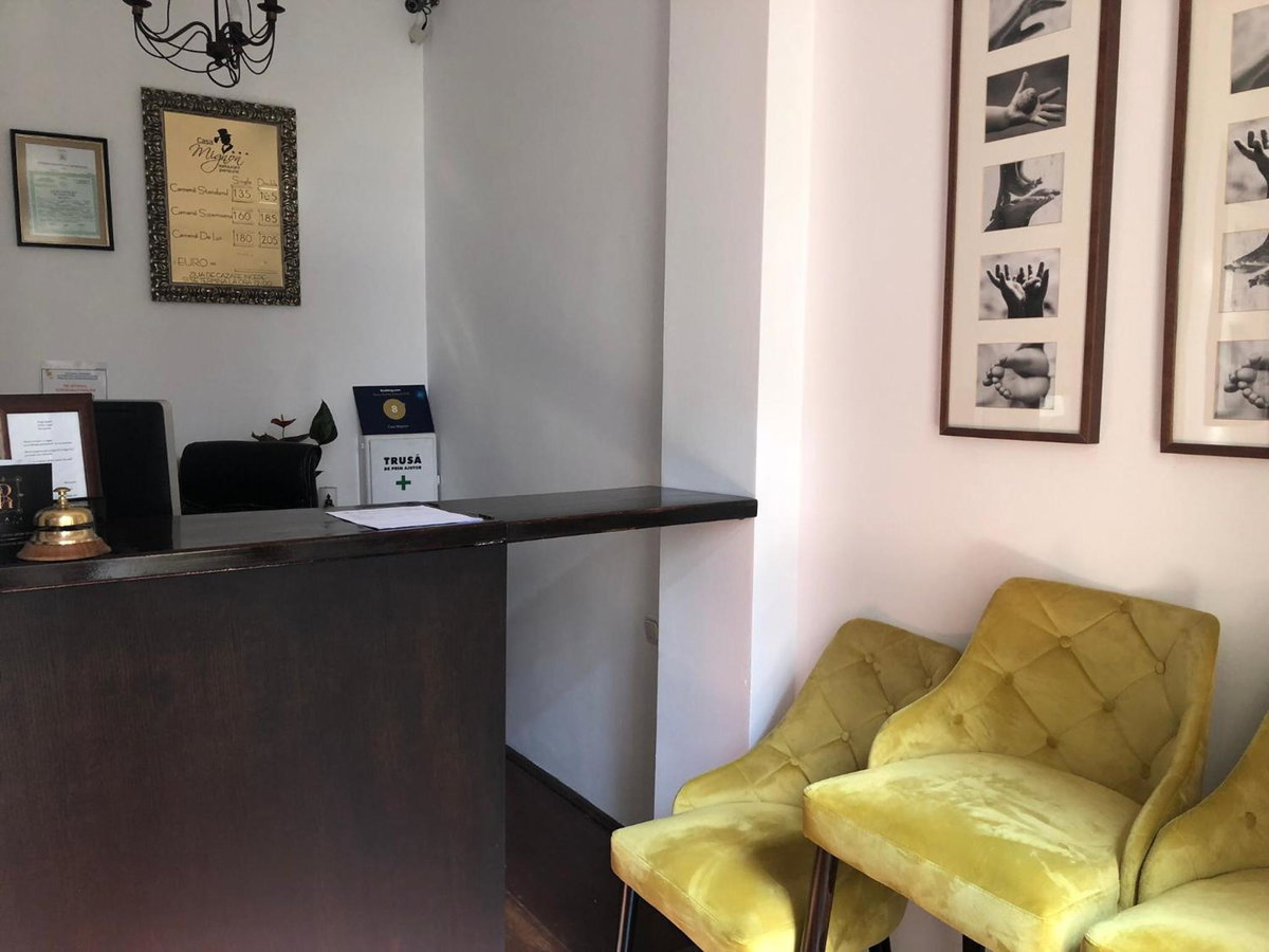 Hotel · Casa Mignon, Oradea
