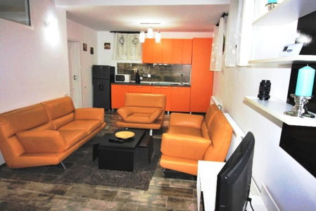 Maria*s Apartment!, Cristian, Romania