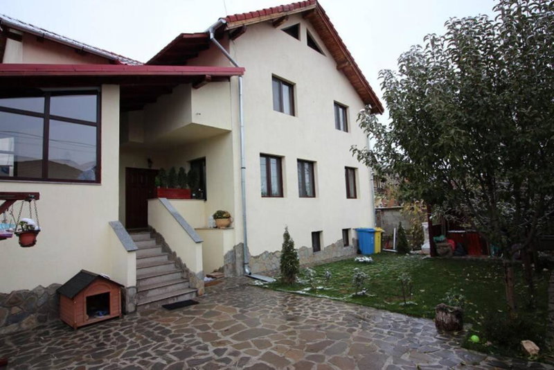 Maria*s Apartment!, Cristian, Romania