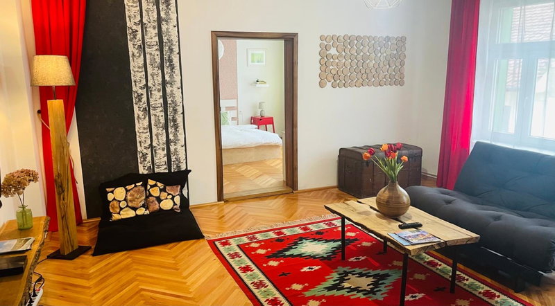 Spacious Stylish Apartment in Old Town, Sibiu, Romania