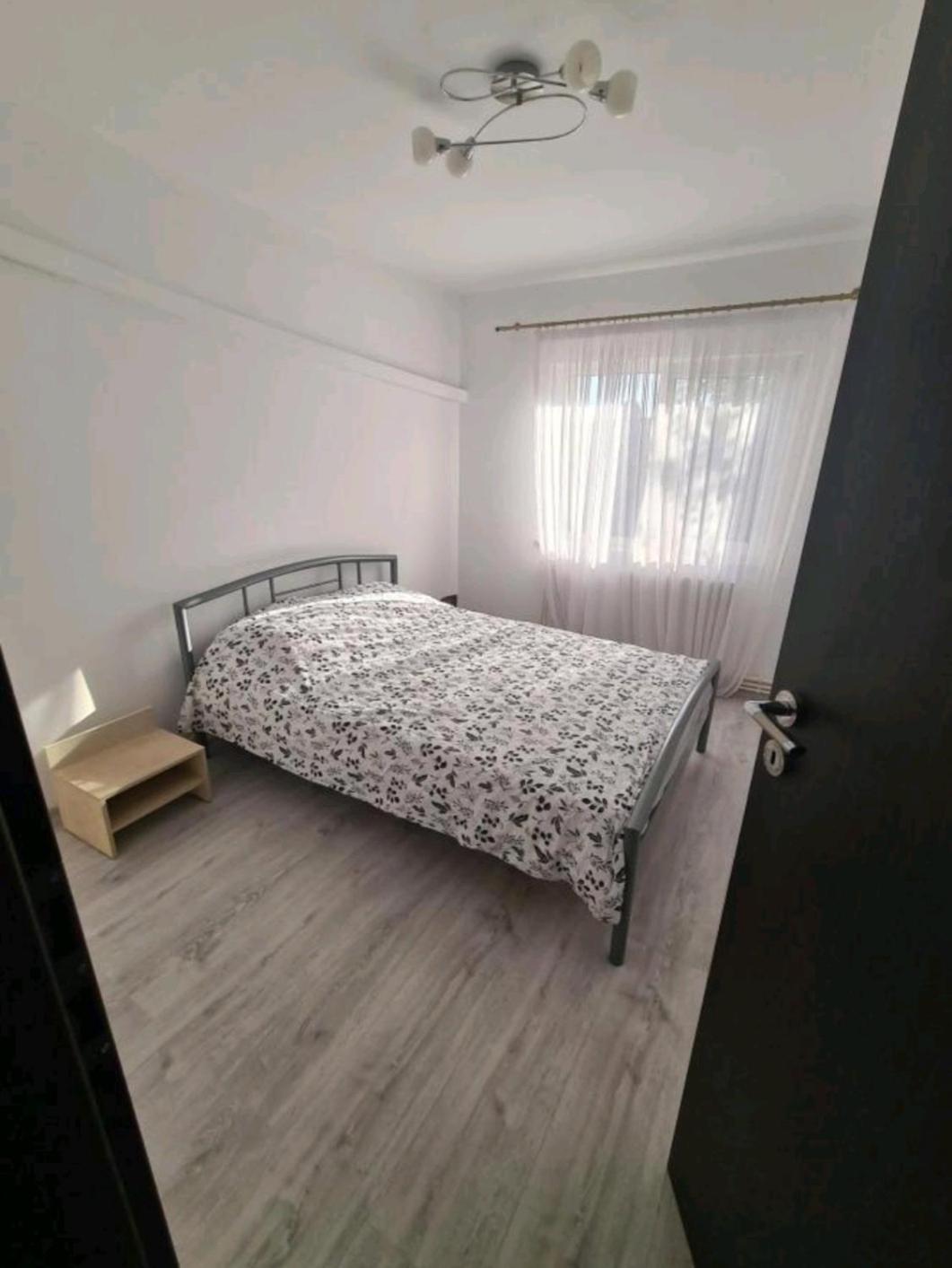 Alesandru apartament, Romania
