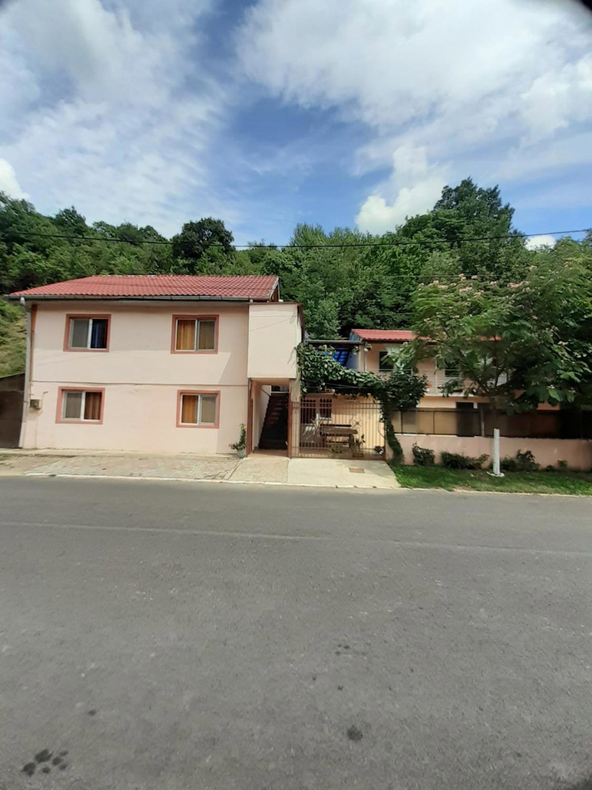 Casa Iza, Romania