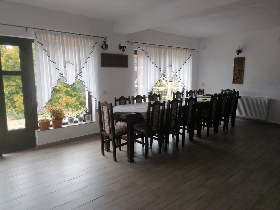 Conacul Elenei, Poiana Mărului, Romania