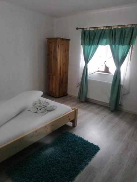 Conacul Elenei, Poiana Mărului, Romania