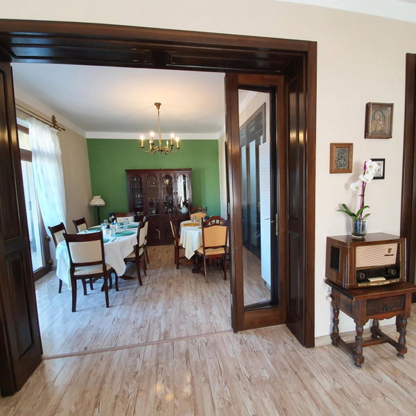Vila De la Lugas, Oradea, Romania