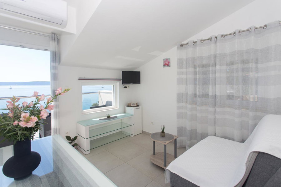 Apartments Bandić - 30 meters to the beach, Trogir, Croatia