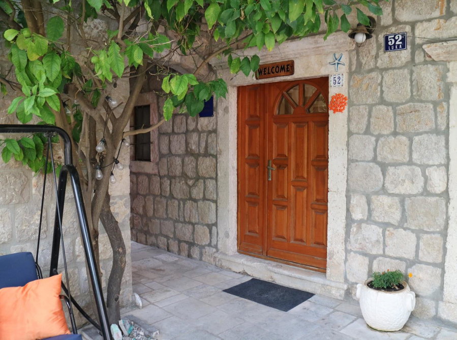 Studio Apartments & Rooms Lela, Sipan Island, Šipanska Luka, Croatia