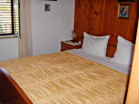 Guest House Roza, Vrboska, Croatia