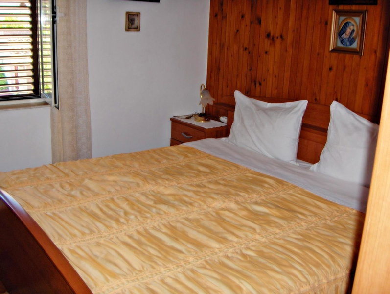 Guest House Roza, Vrboska, Croatia