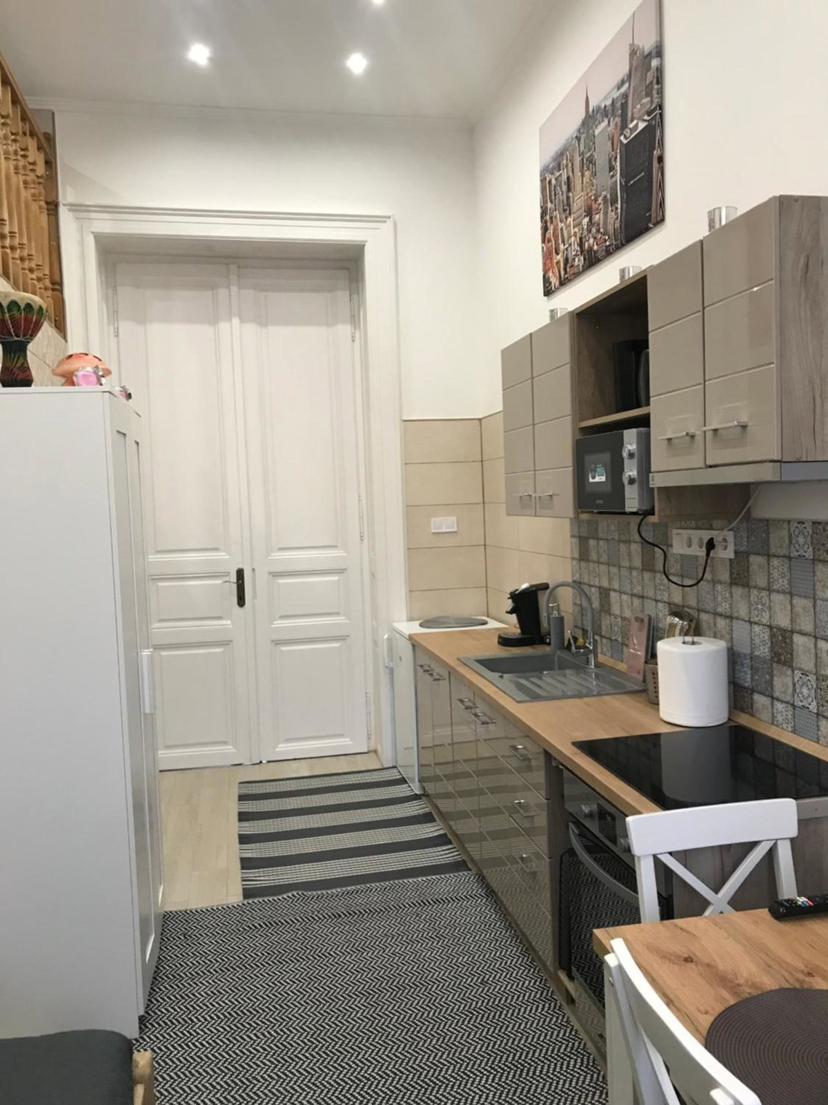 Móra apartman 2, Hungary