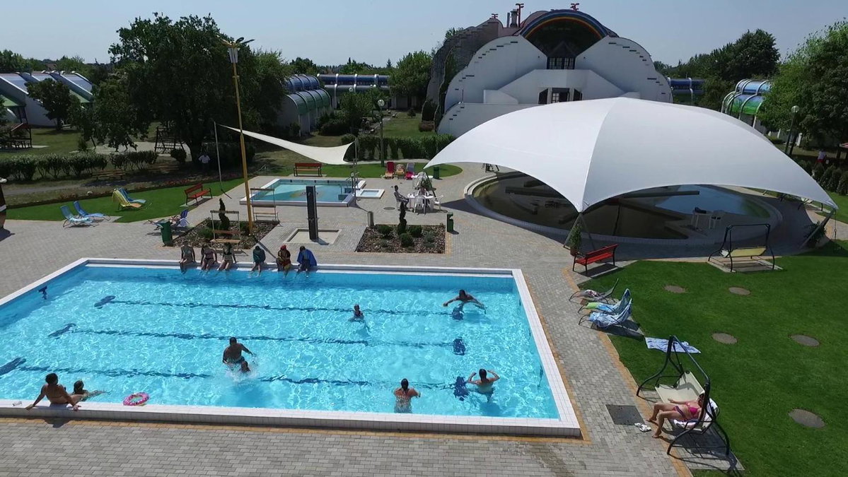 Hőforrás Hotel, Hungary