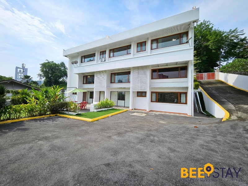 Bangsar Three Storey Luxury Landed House 19PAX, Kuala Lumpur, Malaysia