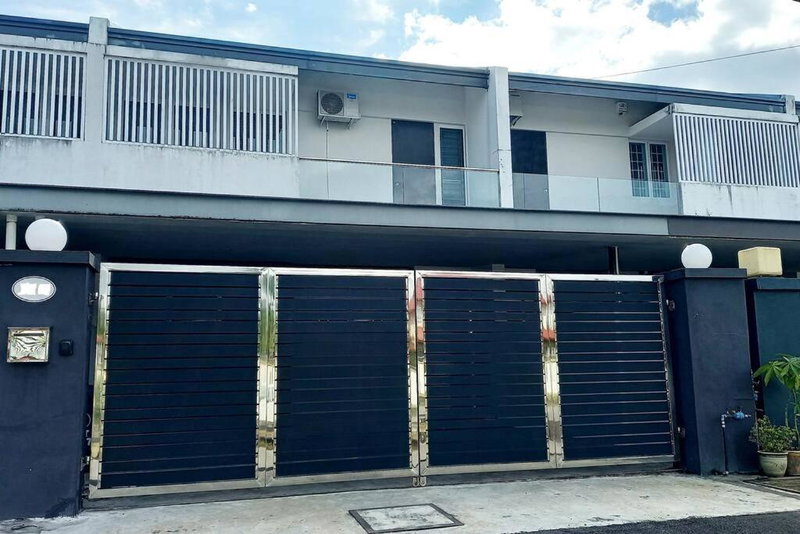Sibu Double Story House No Smoking No Wedding Acts, Sibu, Malaysia