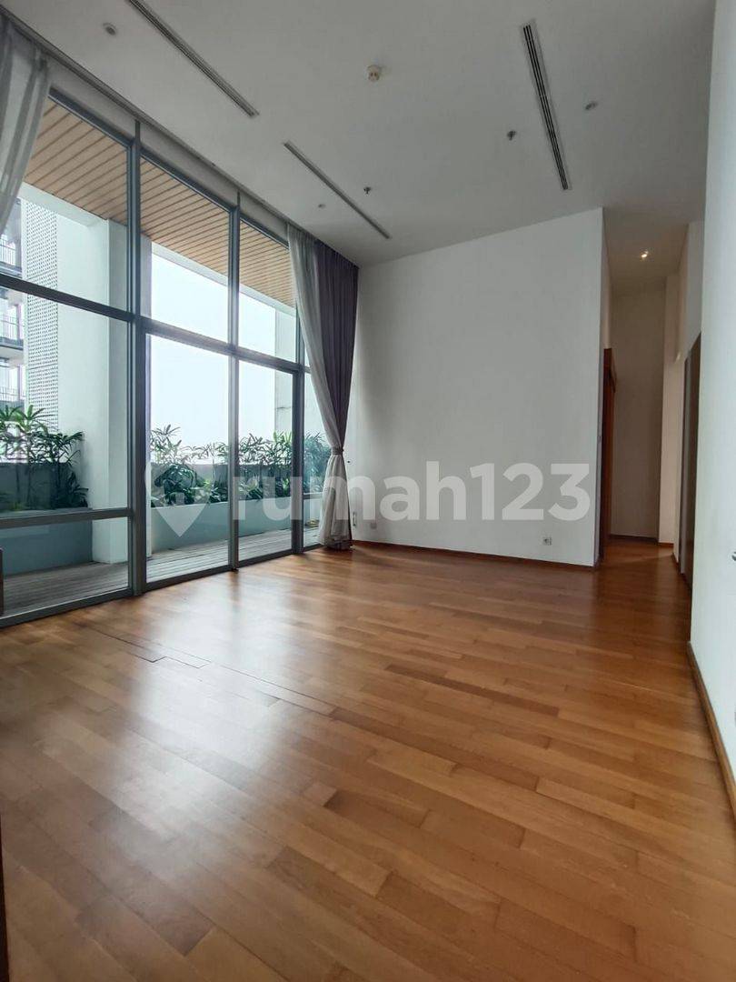 Senopati Suites, Индонезия