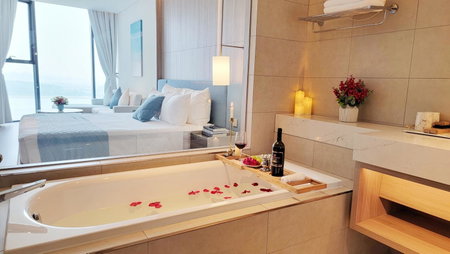 Luxury 5 Star Hotel Residence A La Carte Ha Long, Ha Long, Vietnam
