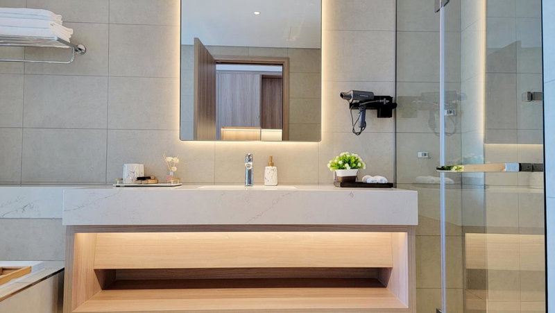 Luxury 5 Star Hotel Residence A La Carte Ha Long, Ha Long, Vietnam