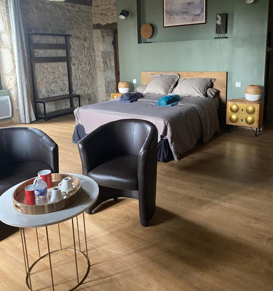 Chambres et table d'hôtes Le cèdre Aveyron, Sainte-Croix, France