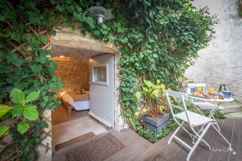 Entre Hotes, La Rochelle, France